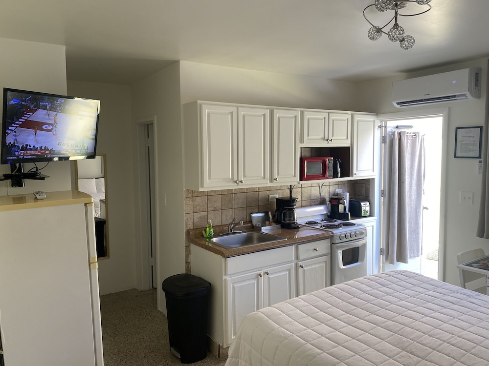 Tiana Beach Inn - photo 8