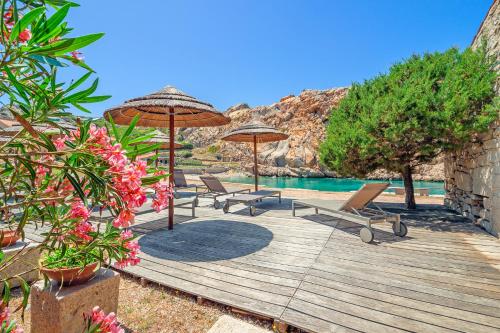 Principe e Principessa della Cava Case sul mare — 4-Star Luxury Hotel in La Maddalena, Italy