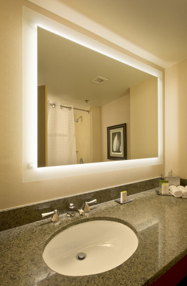 DoubleTree by Hilton Boston North Shore - photo 17