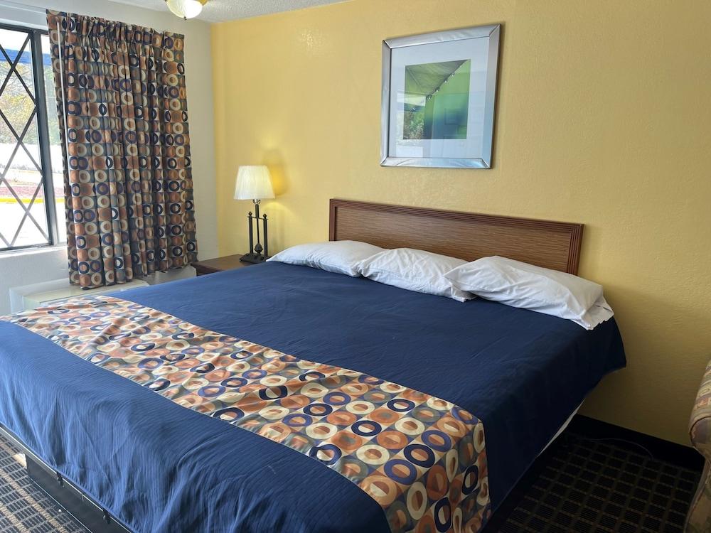 712 Inn - photo 4