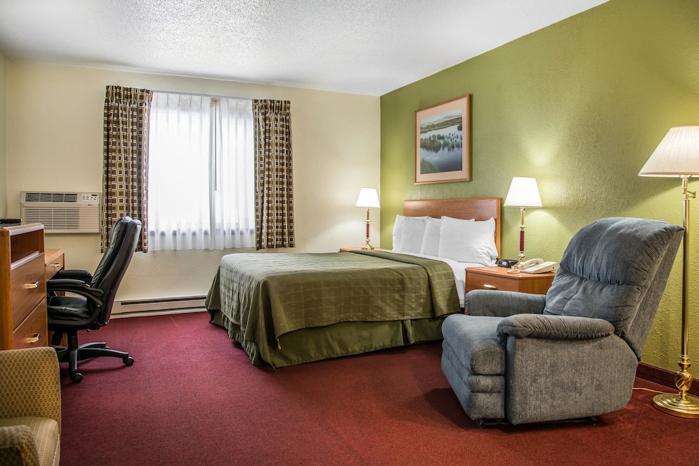 Hudson Inn & Suites - photo 14