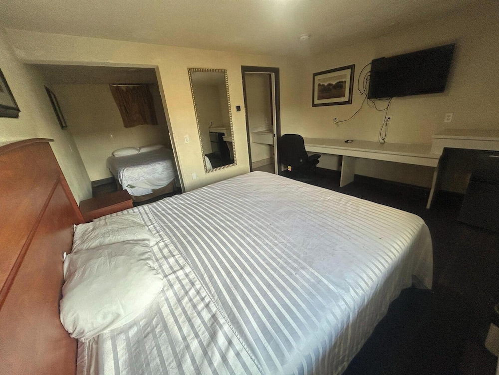 Del Rancho Motel - photo 24