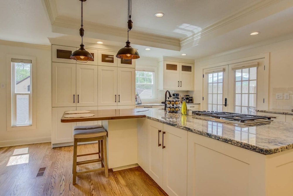 5BR Mnt Viewsdowntown Luxuryfirepit & RV Parking - photo 32