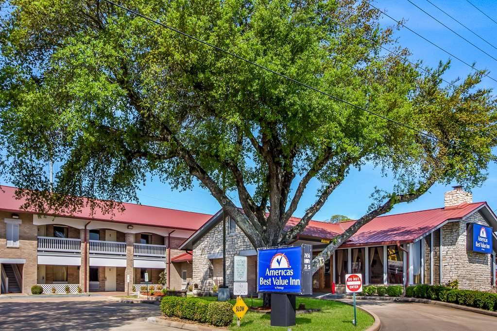 Americas Best Value Inn Columbus TX - photo 13