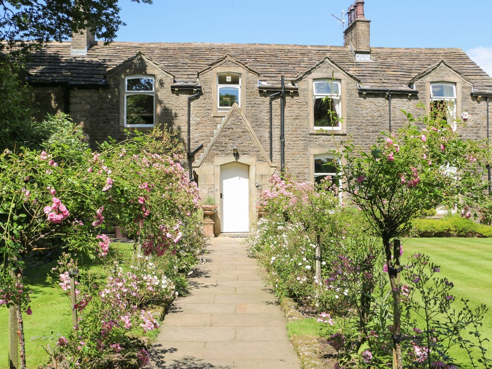 Manor House — 4-Star Luxury Hotel in Accrington, United Kingdom