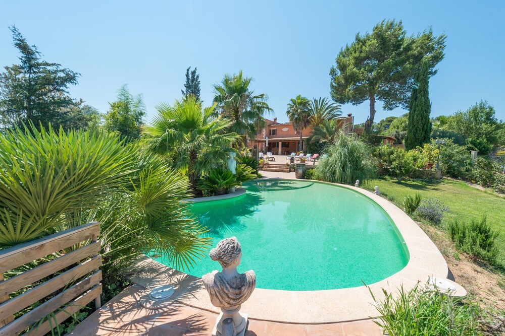 Es Serral Barcella - carbon neutral hotel in Llubi