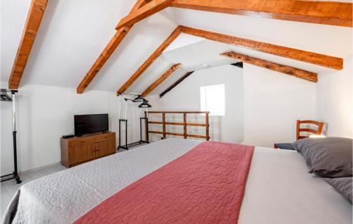 2 Bedroom Amazing Home In Dubravica