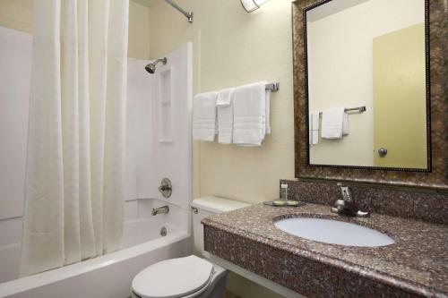 Super 8 by Wyndham Carlsbad - photo 23
