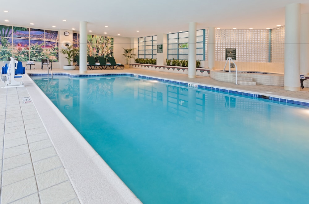 Embassy Suites by Hilton Parsippany - photo 26