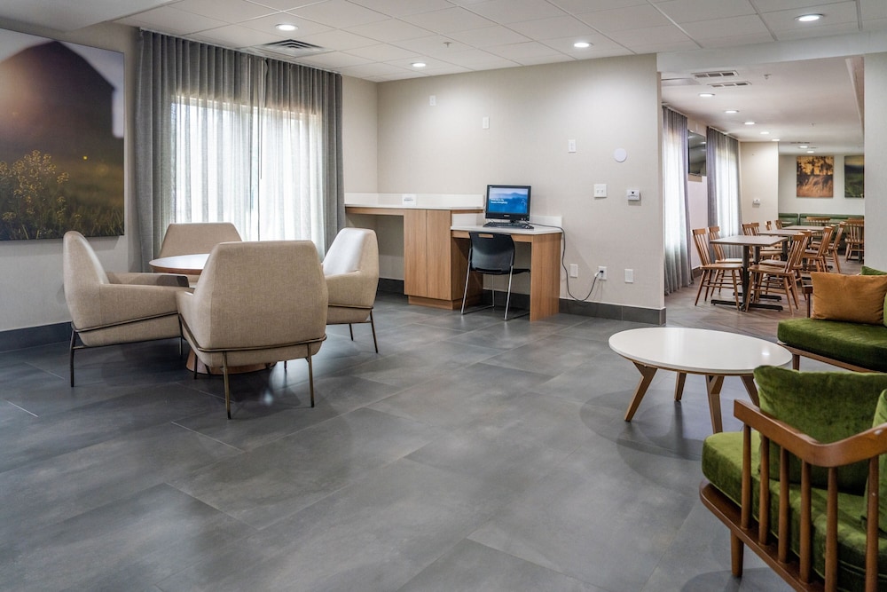 Fairfield Inn & Suites By Marriott Beaumont - photo 2