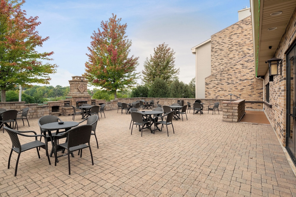Antioch Inn & Suites Near Gurnee - photo 20