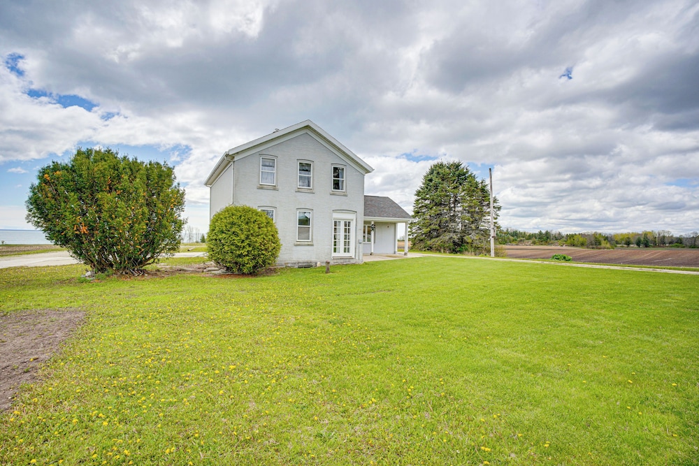 Pet Friendly Home On 15 Acres Lake Michigan 21591452 — Manitowoc