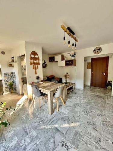 Beau 2 Pieces Terrasse Parking Menton Centre in Menton, France