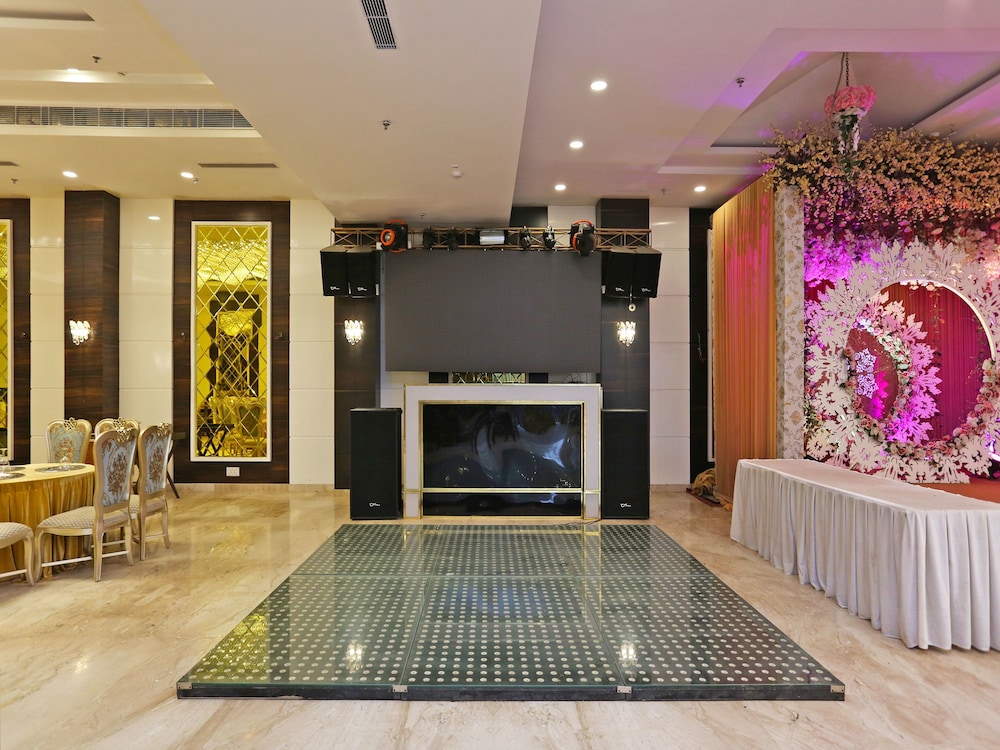 Oyo 15908 Cherish - last minute hotel in Gurgaon
