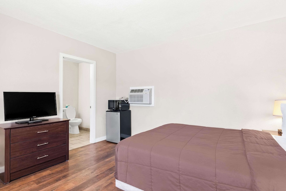 Rodeway Inn Hermiston Umatilla - photo 22
