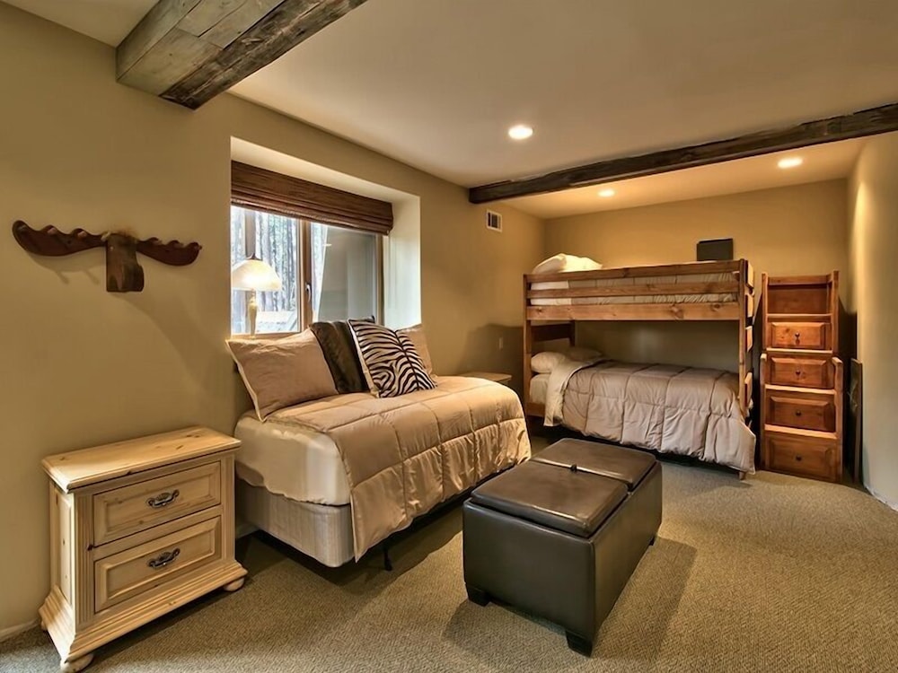 3877 Crest Drive - photo 3