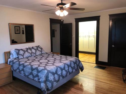Walk to Downtown Salem — 4-Star Luxury Hotel in Salem, United States