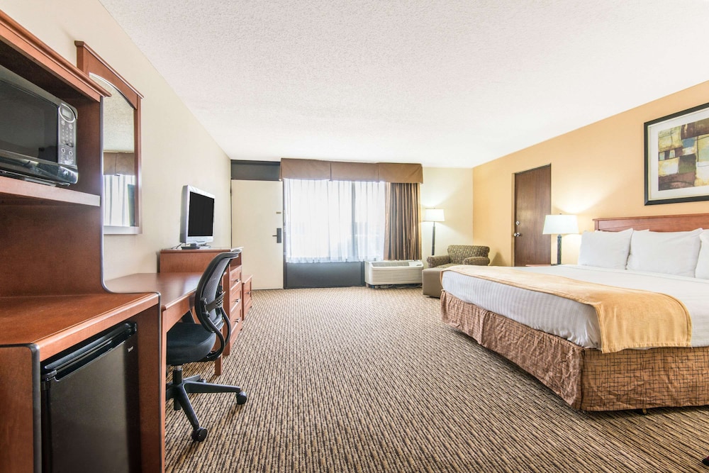 Days Inn by Wyndham Altus - photo 11