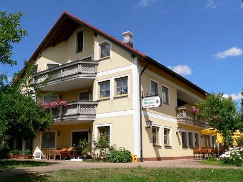 Landgasthof Zum Schloss — Nuernberg