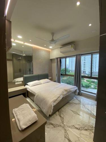 Downtown 1BHK Appt Mahalaxmi 601
