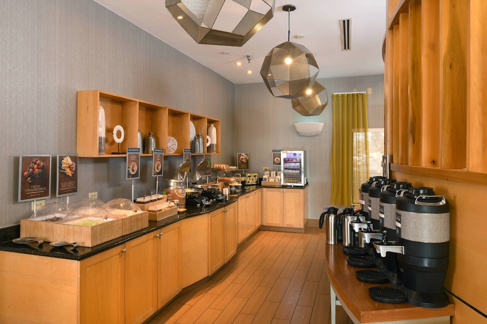 SpringHill Suites Des Moines West - photo 24