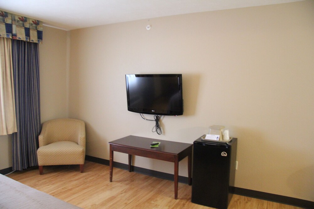 Green Acres Hotel - photo 19