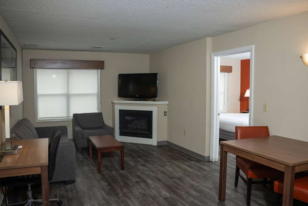 Hawthorn Suites BY Wyndham Erie - photo 10