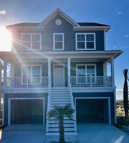 Bailey's Blue Ocean View Oceanfront - last minute hotel in North Myrtle Beach
