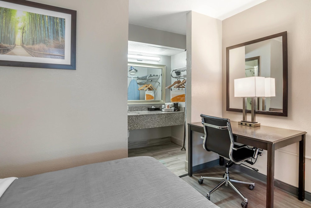 Quality Inn Simpsonville Greenville - photo 7