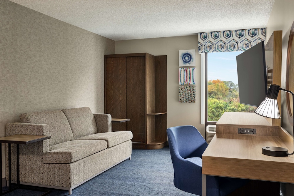 Hampton Inn Kansas City Airport - photo 14