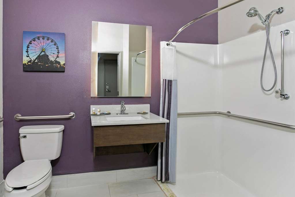 La Quinta Inn & Suites by Wyndham Hopkinsville - photo 16