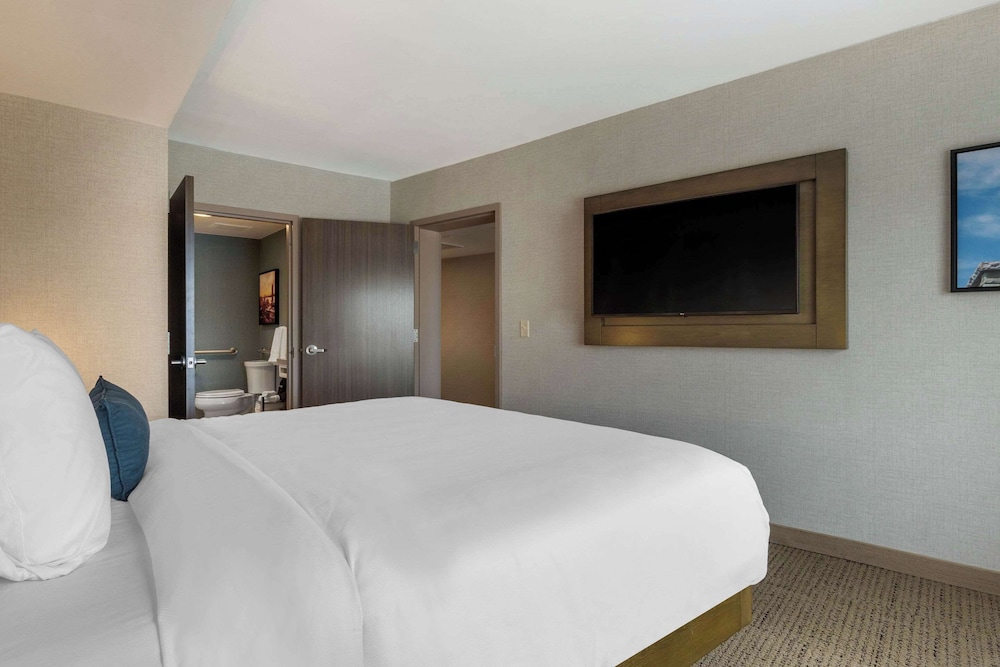 Cambria Hotel West Orange - photo 52