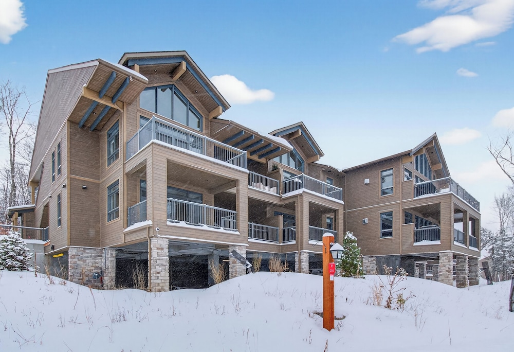 Tremblant Prestige Verbier 11 204 in Mont-Tremblant, Canada