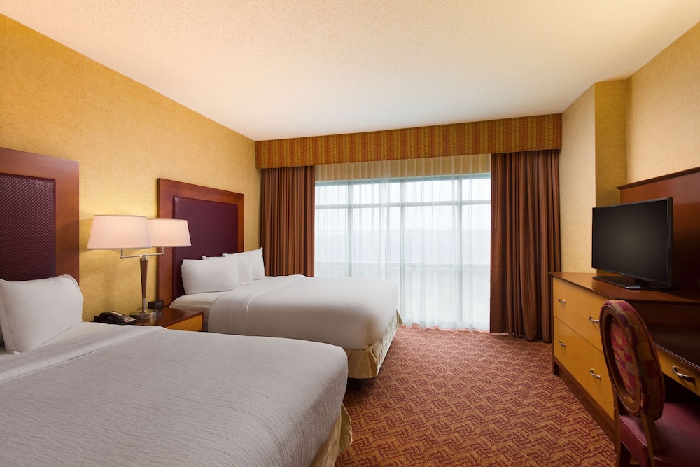 Embassy Suites by Hilton Charlotte Concord Golf Resort & Spa - photo 23