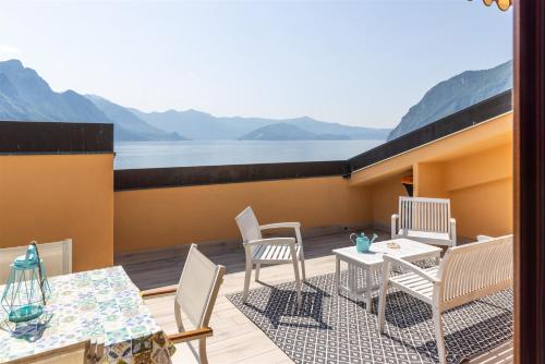 IseoLakeRental Casa Alto Sebino — 4-Star Luxury Hotel in Riva Di Solto, Italy