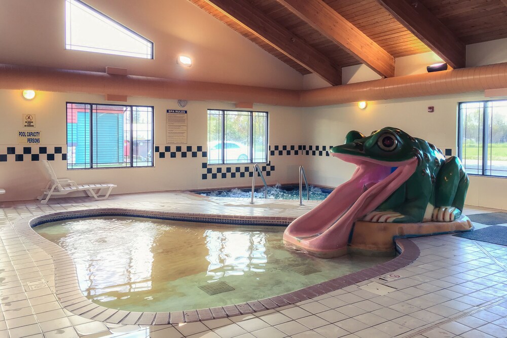 White Oak Inn & Suites - photo 9