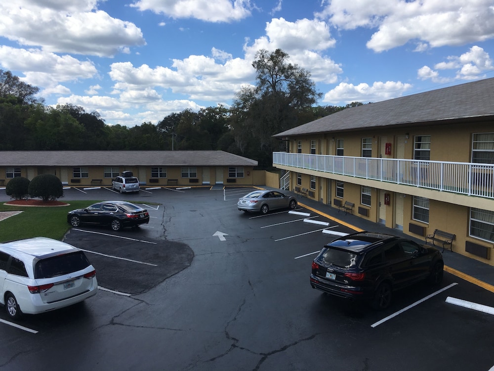 Blue Spring Inn Orange City - photo 28