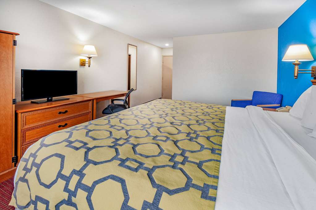 Baymont by Wyndham Perrysburg Toledo - photo 14