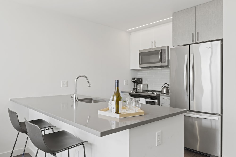 Placemakr Marymount Ballston - photo 32
