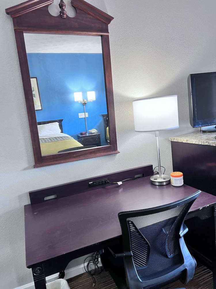 Knights Inn Dillard - photo 25