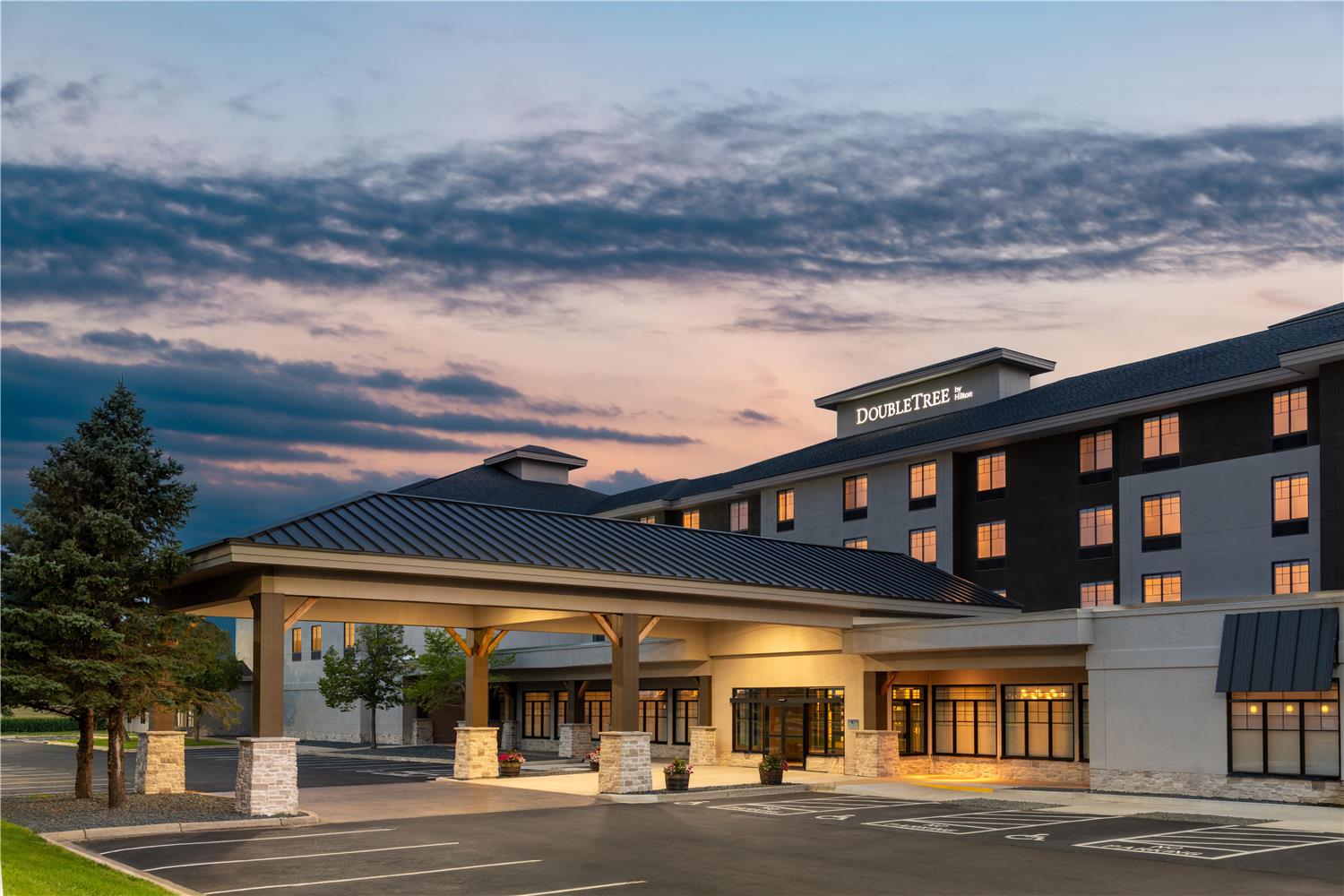 DoubleTree by Hilton Owatonna — hotel in Owatonna