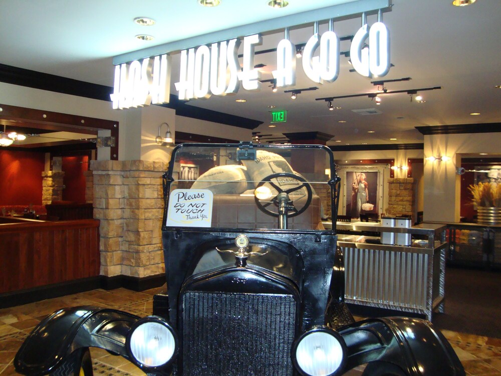 Harrah's Casino Hotel Reno - photo 15