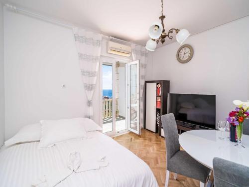 Apartment Debos One Bedroom Apartment with Balcony and Sea View