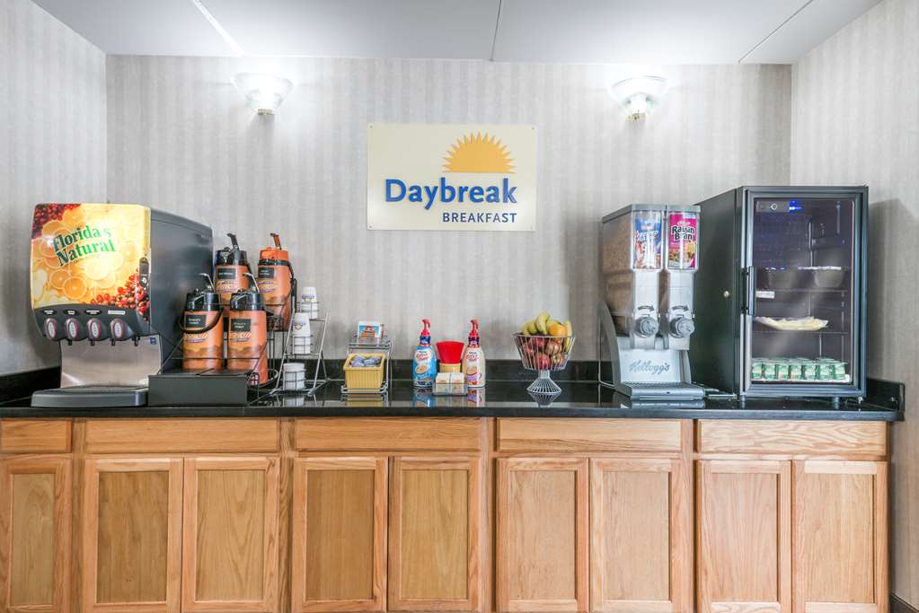 Days Inn by Wyndham Pittsburgh Harmarville - photo 5