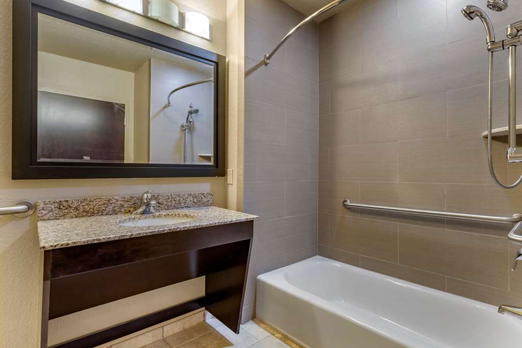 Comfort Inn Bentonville Crystal Bridges - photo 19