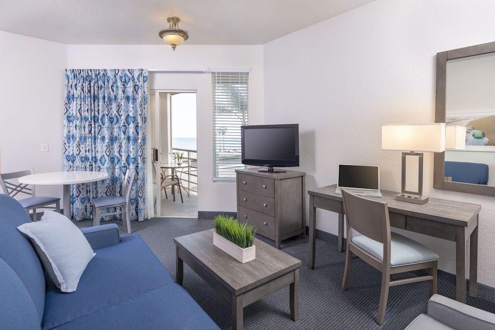 Beachfront Inn and Suites at Dana Point - photo 9