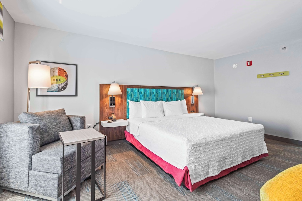 Hampton Inn Columbus North - photo 8