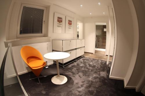 The Birdy Mountains Luxury Lodge 2 230qm Sauna Entertainment — 4-Star Luxury Hotel in Schlitz, Germany