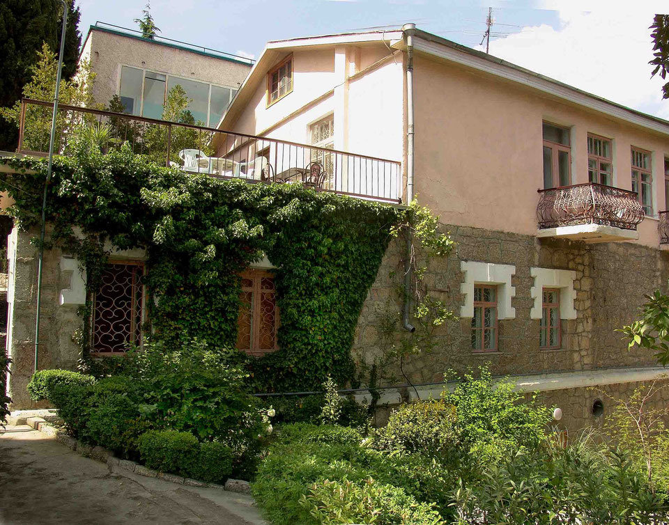 Drevo Zdorovya Inn in Yalta, Ukraine