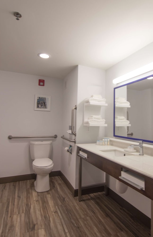 Hampton Inn Medina - photo 21